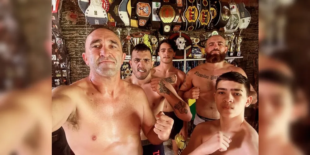 Os 'Zenidins' são referência em artes marciais mistas na região