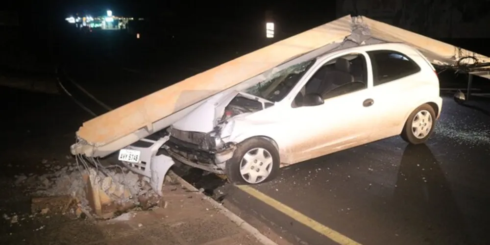 Colisão foi no trecho entre o Hotel Vila Velha e o acesso ao Jardim América