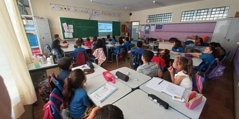 Com um espaço aberto ao diálogo, as turmas puderam interagir e se aprofundar na proposta da aula.