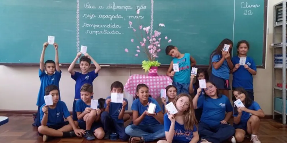 Com a realização das atividades, os alunos encontrarem um ambiente onde podem socializar questões e fortalecer vínculos de amizade.