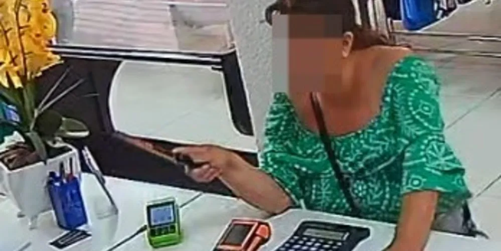 A mulher foi detida e encaminhada para a 13ª Subdivisão Policial