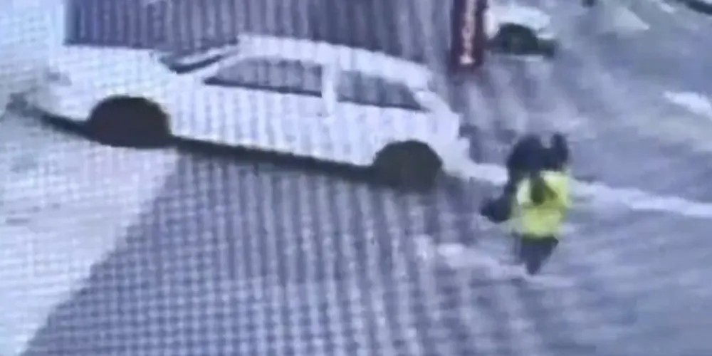 Imagem ilustrativa da imagem PM de folga prende agressora e evita roubo na Ronda; veja vídeo