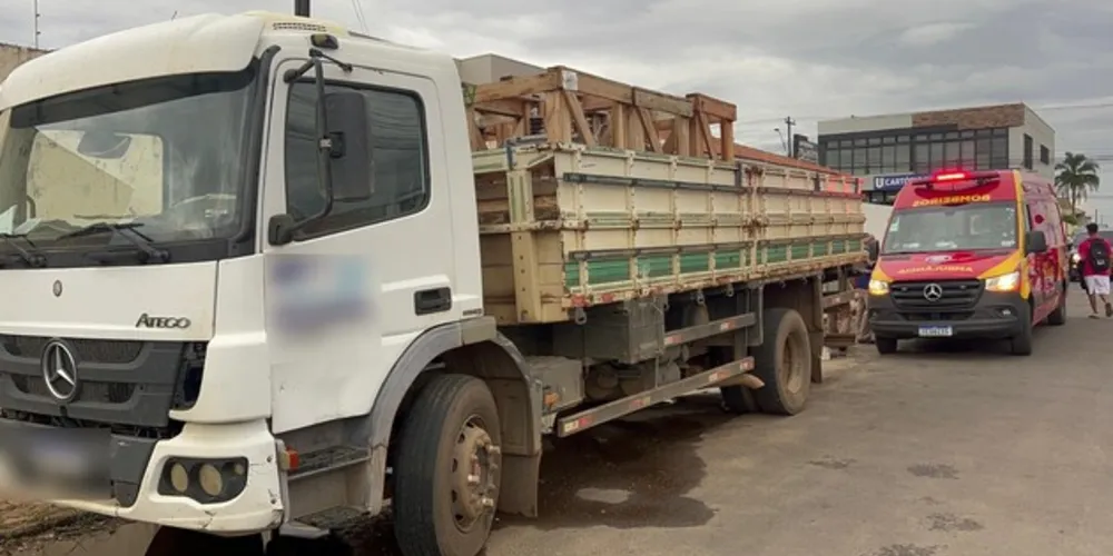 A Polícia Militar também esteve presente no local do acidente por meio da equipe de patrulhamento viário