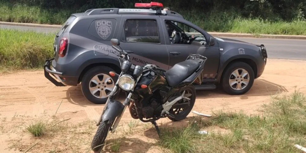 Os guardas municipais se depararam com o proprietário de uma moto que estava presente no local