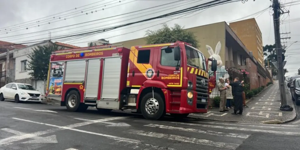 Os Bombeiros foram acionados para atender a ocorrência.