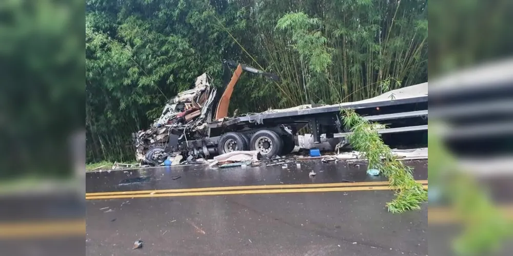 O condutor do Volvo F-460, de 49 anos, morreu no local