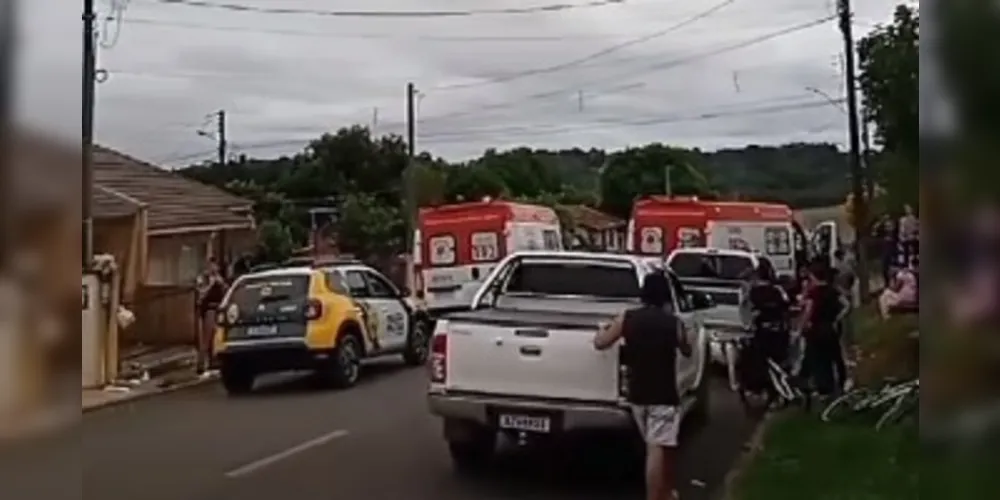 Equipes da PM e do Samu estão no local