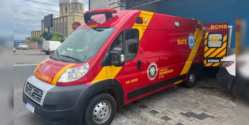 Condutor da motocicleta foi levado para o Hospital Bom Jesus pela ambulância do Siate