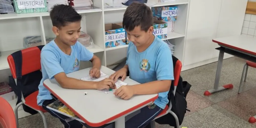 O jogo educativo permitiu que os alunos assimilassem o conteúdo de forma lúdica e interativa.