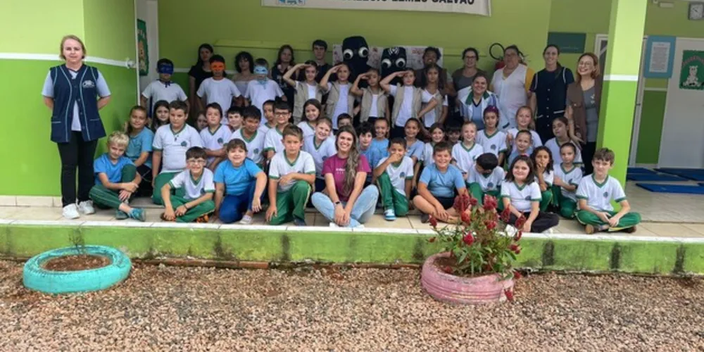 Com a realização de estudos, que envolveram a videoaula do projeto Vamos Ler, a turma se preparou para ir a campo e ajudar no enfrentamento à dengue.