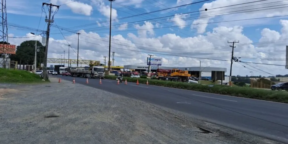 Sentido norte da via foi fechado