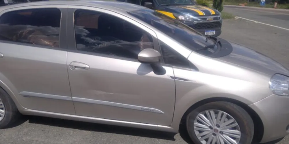 Veículo apreendido é um Fiat Punto