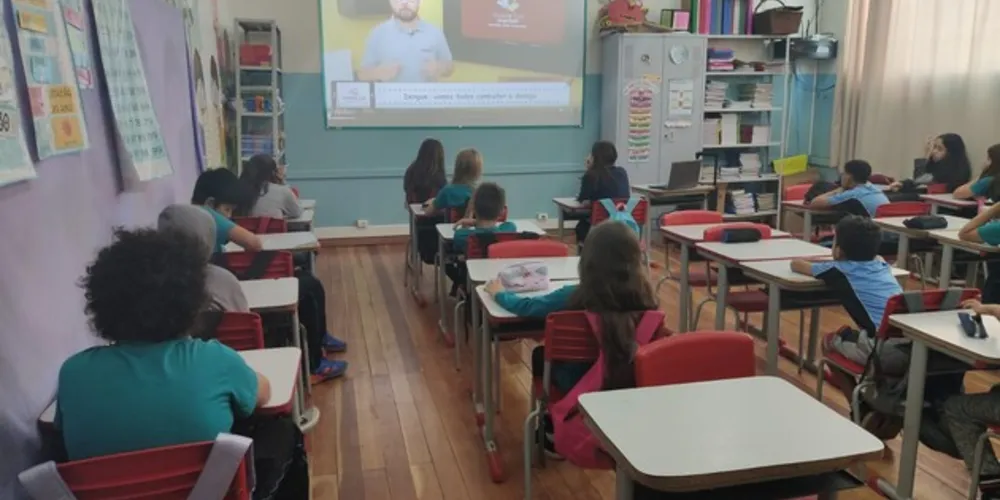 A videoaula do Vamos Ler sobre a dengue baseou os estudos realizados pela turma.