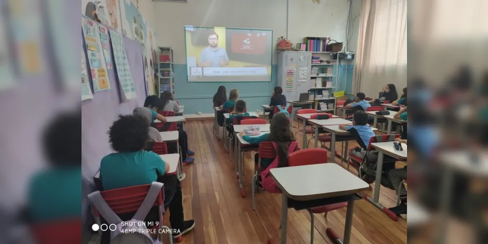 A videoaula do Vamos Ler sobre a dengue baseou os estudos realizados pela turma.