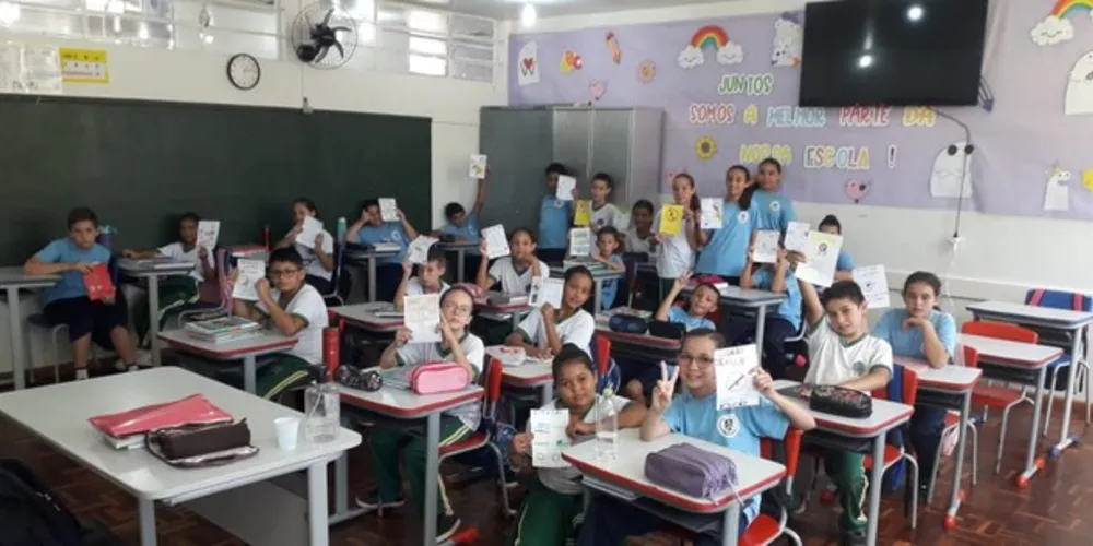A turma realizou diversos estudos, compreendendo pontos importantes, como a prevenção e os sintomas da doença, e transmitiu os aprendizados a partir da elaboração de folders.