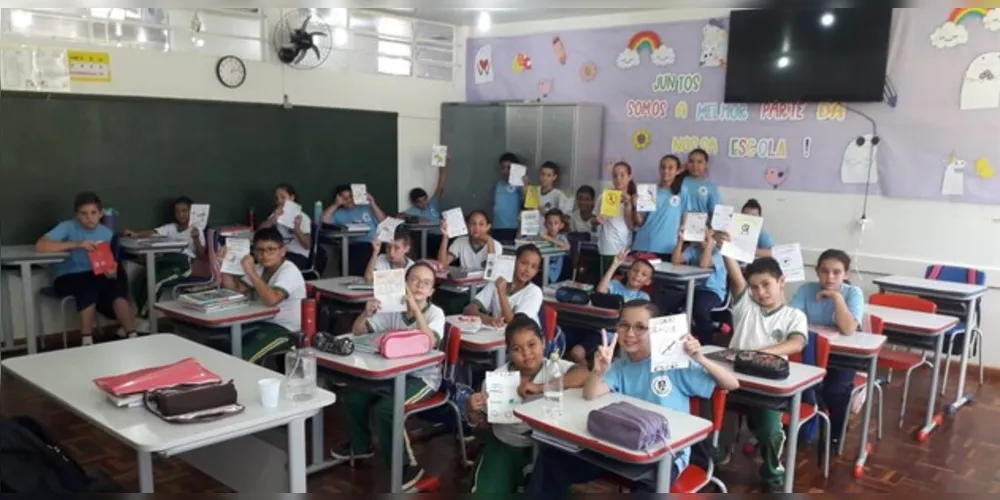 A turma realizou diversos estudos, compreendendo pontos importantes, como a prevenção e os sintomas da doença, e transmitiu os aprendizados a partir da elaboração de folders.