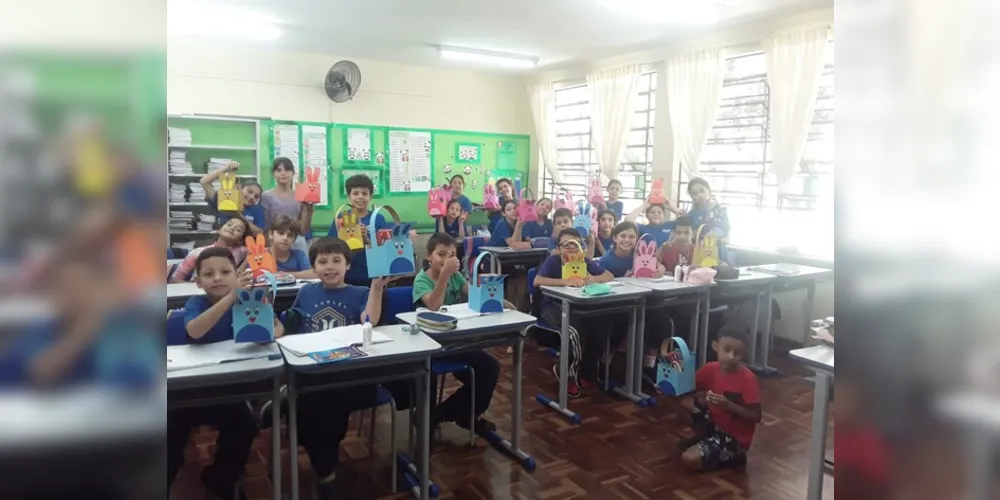 A proposta contou com o empenho e colaboração de toda a turma, além da participação da professora e diretora da escola.