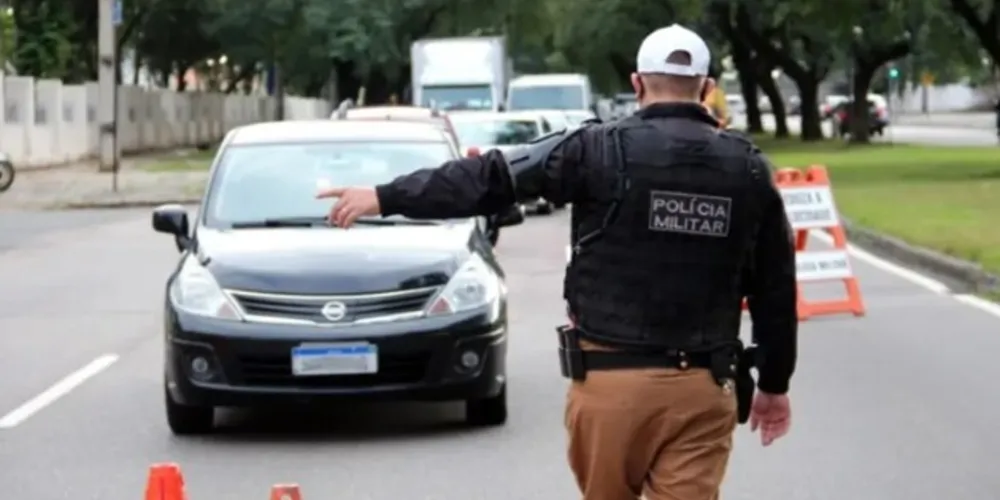 Carteira pode ser suspensa ao atingir 20 ou 40 pontos, ou com infração 'autossuspensiva'.
