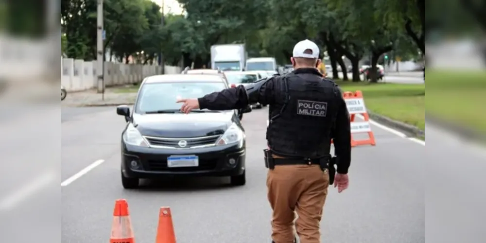 Carteira pode ser suspensa ao atingir 20 ou 40 pontos, ou com infração 'autossuspensiva'.