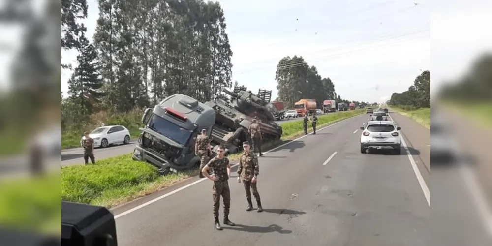 A PRF informou que o veículo saiu da pista e que não houve vítimas no acidente