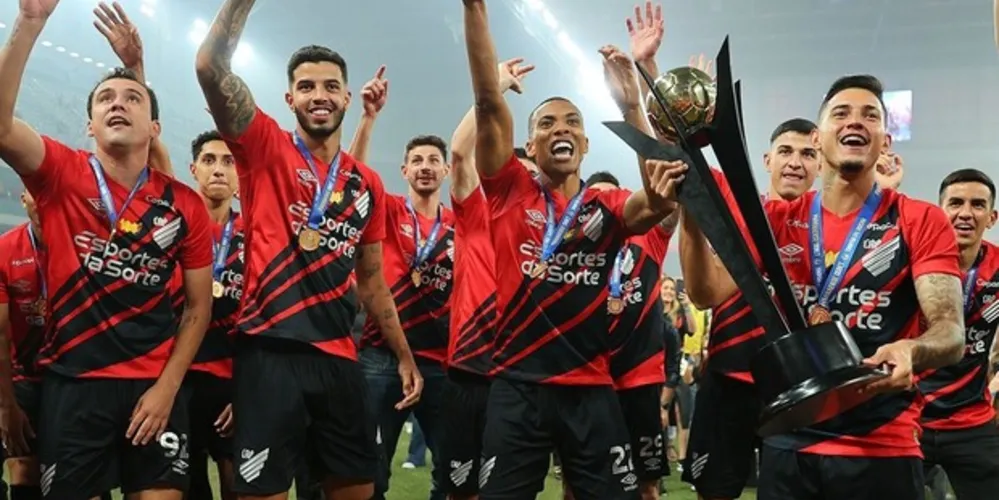 Athletico inicia temporada dos 100 anos com título