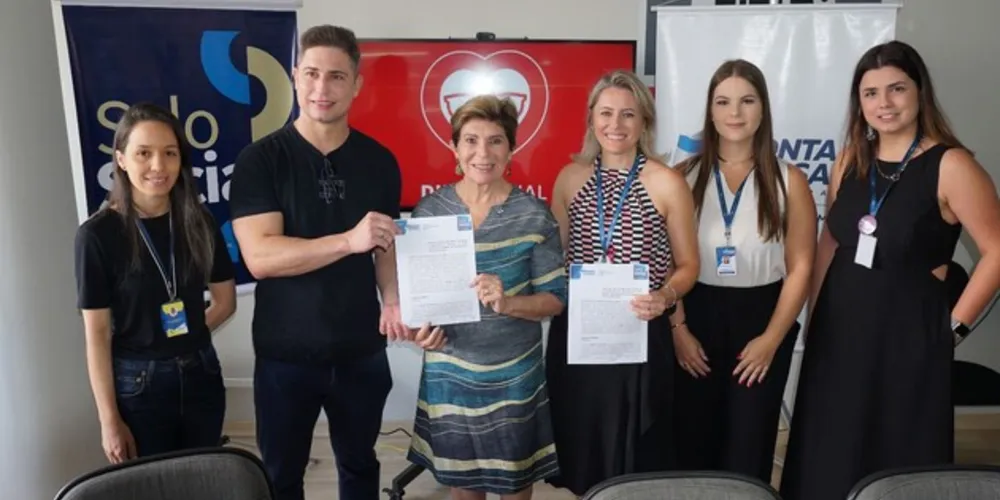 O termo de compromisso foi assinado entre o Município, através da Secretaria Municipal de Família e Desenvolvimento Social, pelo Programa Selo Social, e a empresa nesta semana