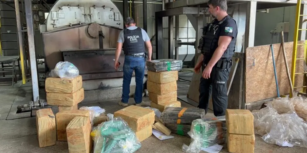 A ação foi acompanhada pela Polícia Científica e pela Vigilância Sanitária do Município