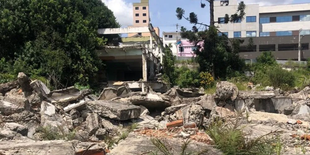 Autores dos furtos estariam se escondendo no antigo 'Mercadão'