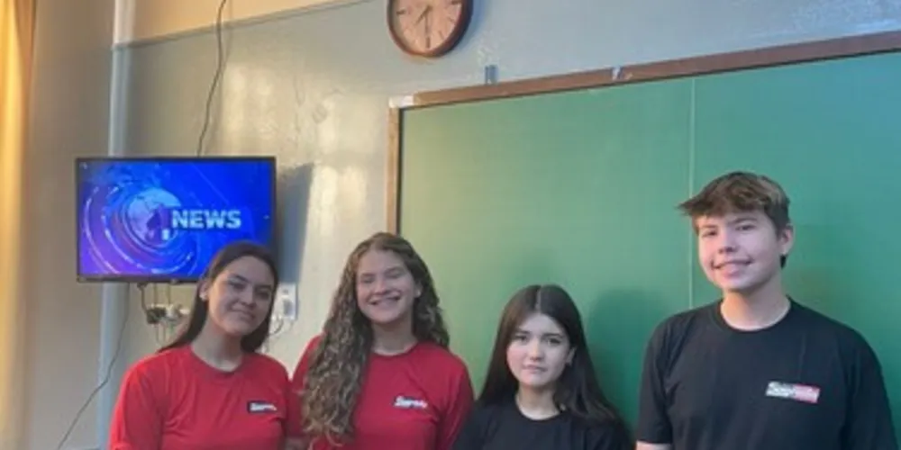 Em grupos, os estudantes buscaram soluções e apresentaram os resultados utilizando mídias digitais