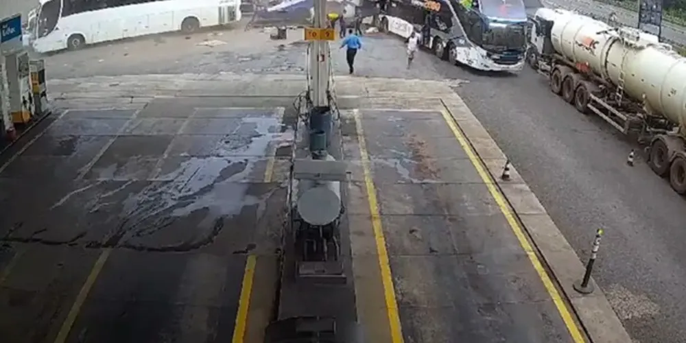 O acidente aconteceu por volta das 7h30 no km 146 da rodovia Anhanguera, altura de Limeira