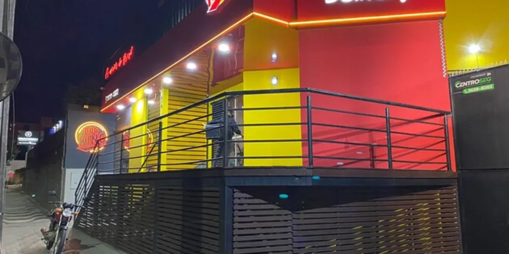 Dog King está localizada na rua Dr. Paula Xavier, 1.070, no Centro