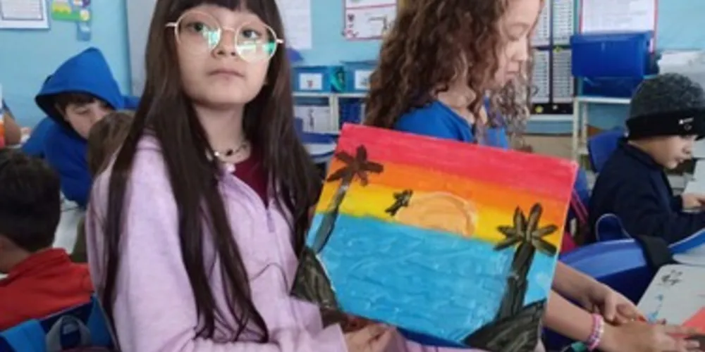 Como principal atividade da proposta, os alunos realizaram uma tarefa prática, onde puderam soltar a imaginação ao colorirem uma tela