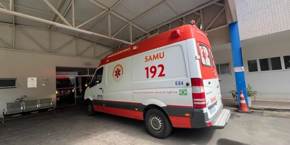 Criança foi baleada na cabeça; mãe da menina estava conversando com médicos quando passou mal