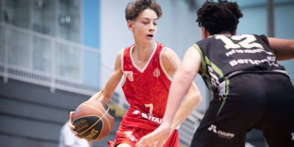 O destaque do confronto foi Renan Pinheiro, cestinha da partida, com 12 pontos anotados