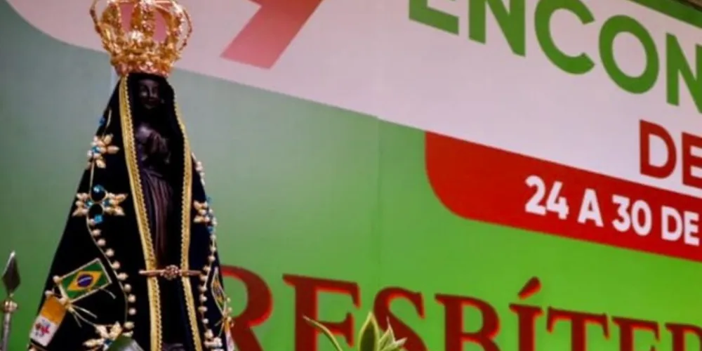 Os padres diocesanos Hélio Guimarães, coordenador da Pastoral Presbiteral, e Martinho Hartman, do Serviço de Animação Vocacional, estiveram presentes