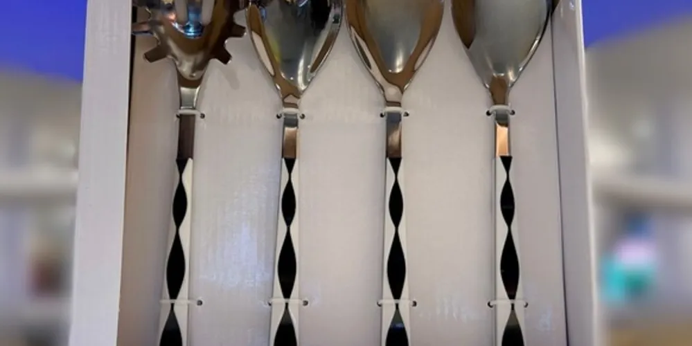 Para ganhar o kit de talheres, basta trocar os cupons fiscais no valor de R$ 650,00