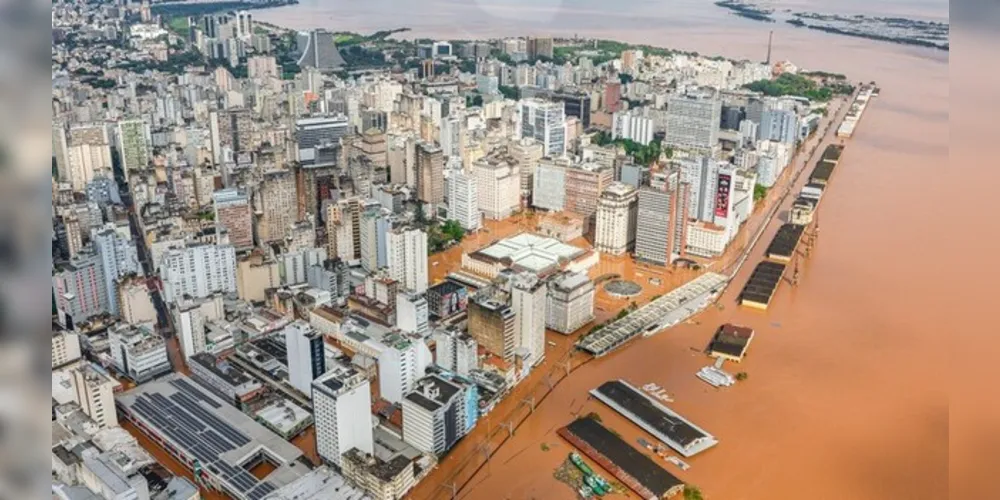 Sintropas realiza arrecadação de água para as vítimas das enchentes no Rio Grande do Sul