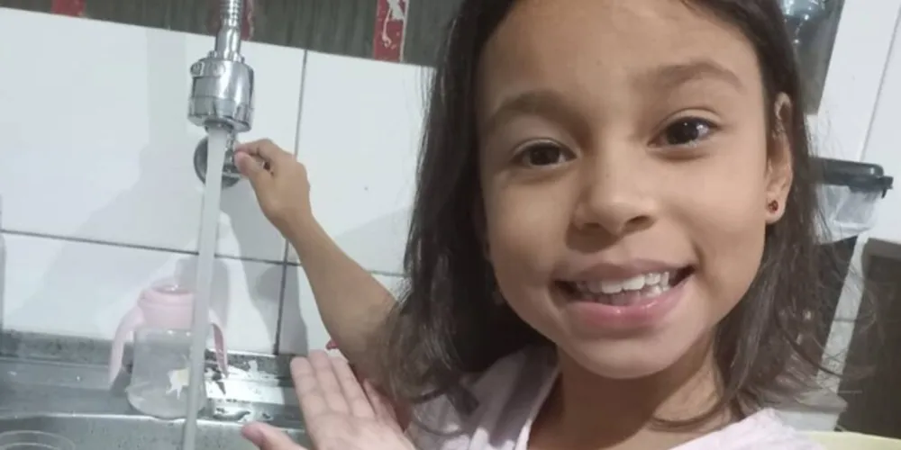 Estudantes fizeram imagens e vídeos dos estados d'água em suas casas