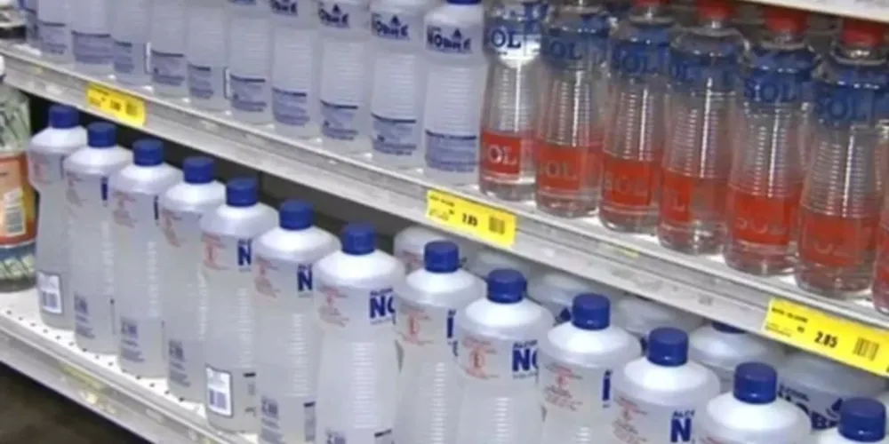 O Poder Público proibiu, desde 2002, a venda de álcool líquido com percentual igual ou superior a 54 GL