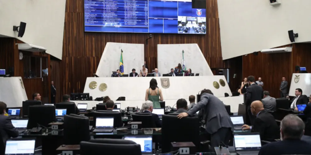 Nesta terça-feira (21) foram realizadas duas sessões plenárias