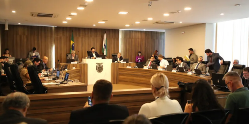 Reunião ocorreu no início da tarde desta terça-feira (7), no Auditório Legislativo