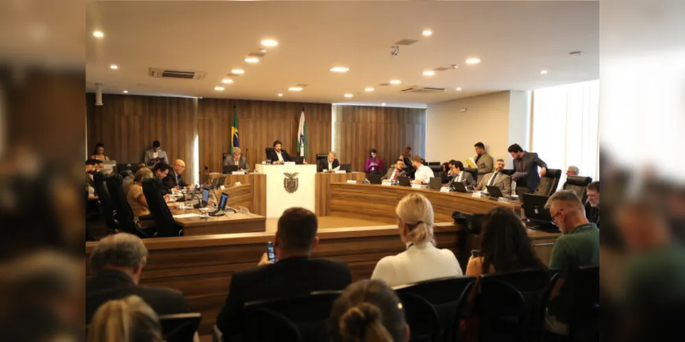 Reunião ocorreu no início da tarde desta terça-feira (7), no Auditório Legislativo