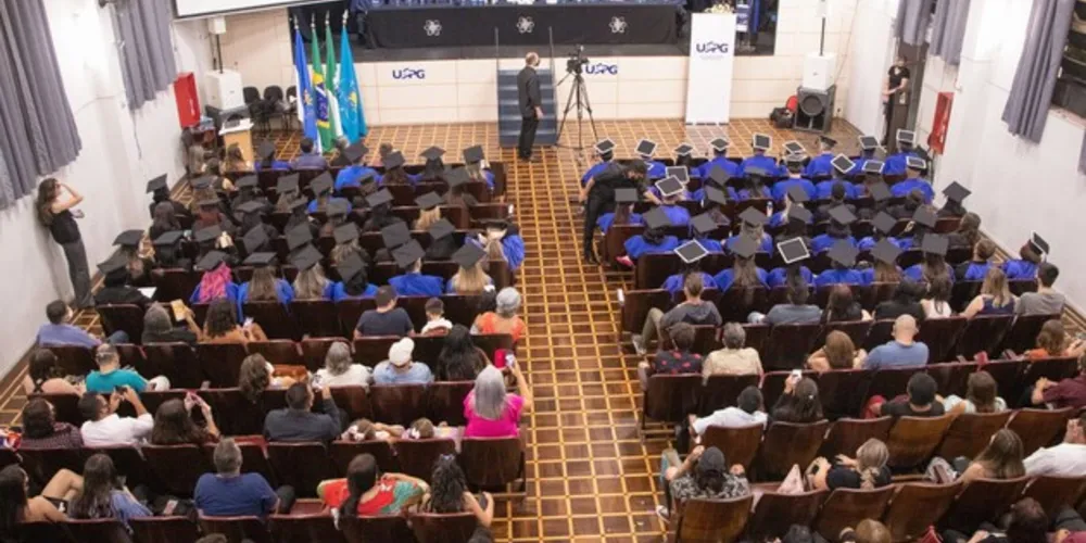 O evento acontece no Grande Auditório da Universidade Estadual de Ponta Grossa (UEPG)