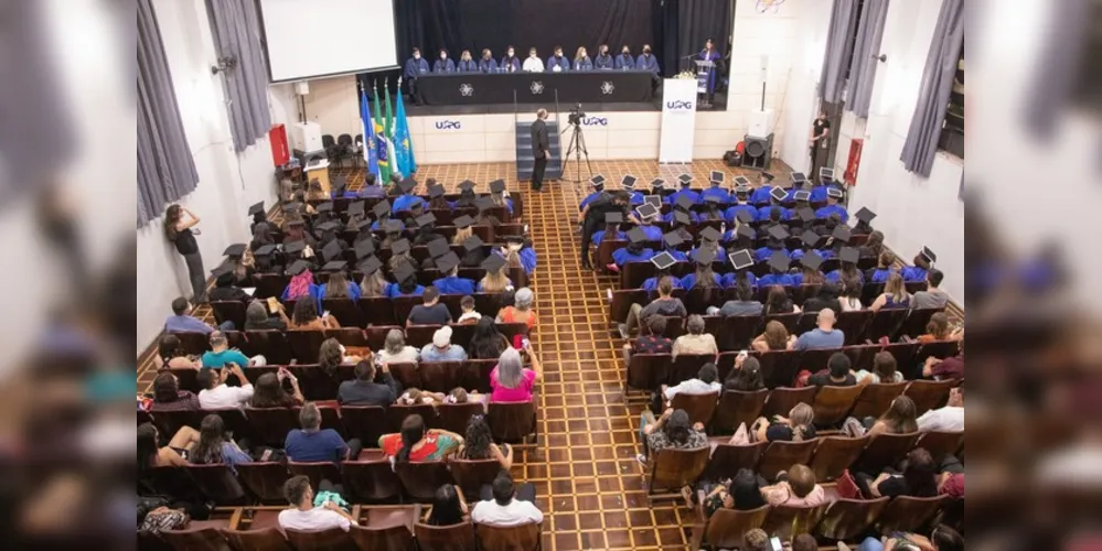 O evento acontece no Grande Auditório da Universidade Estadual de Ponta Grossa (UEPG)