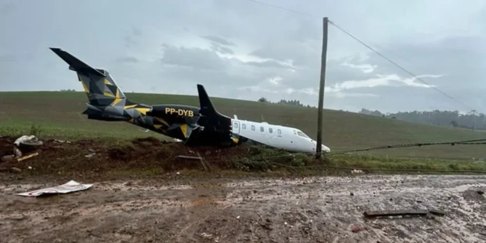 Chovia forte no momento do acidente conforme as imagens