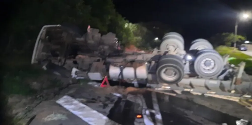Acidente aconteceu na noite dessa segunda-feira (01)