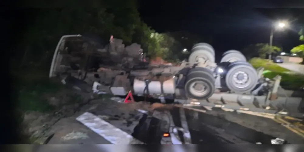 Acidente aconteceu na noite dessa segunda-feira (01)