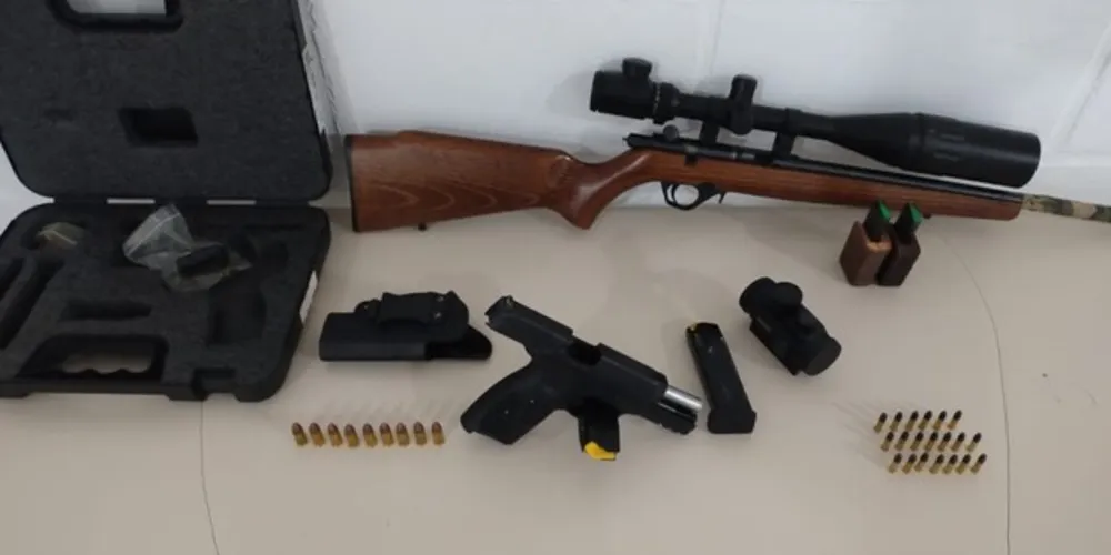 Armas de fogo foram encontradas com um dos suspeitos