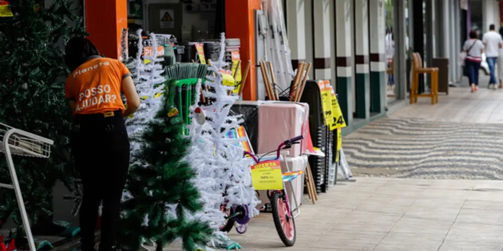 Paraná bate novo recorde em abril e tempo de abertura de empresa cai para apenas 8 horas