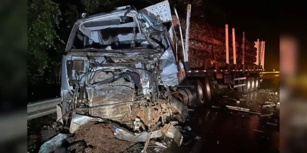 Um grave acidente foi registrado na noite dessa segunda-feira (22) na rodovia BR-373, no trecho conhecido como Curva do Flor da Serra, em Coronel Vivida